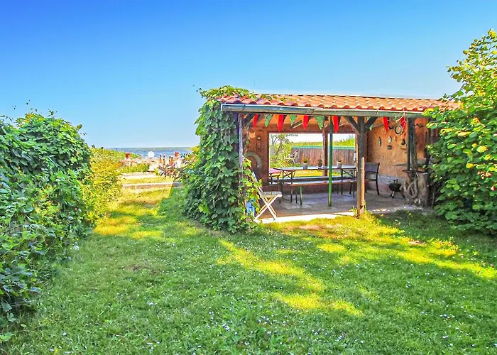 Semesterbostad Bellin *